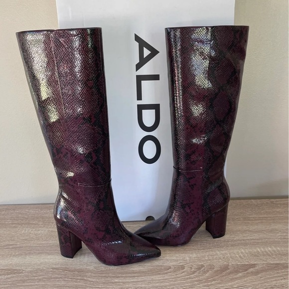 New ALDO Kinkuna Knee High Boots Purple Snake Skin Size 6.5 - Picture 2 of 3